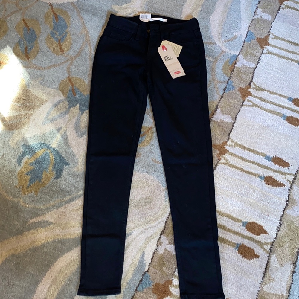 NWT Levi’s 535 Super skinny black jeans.